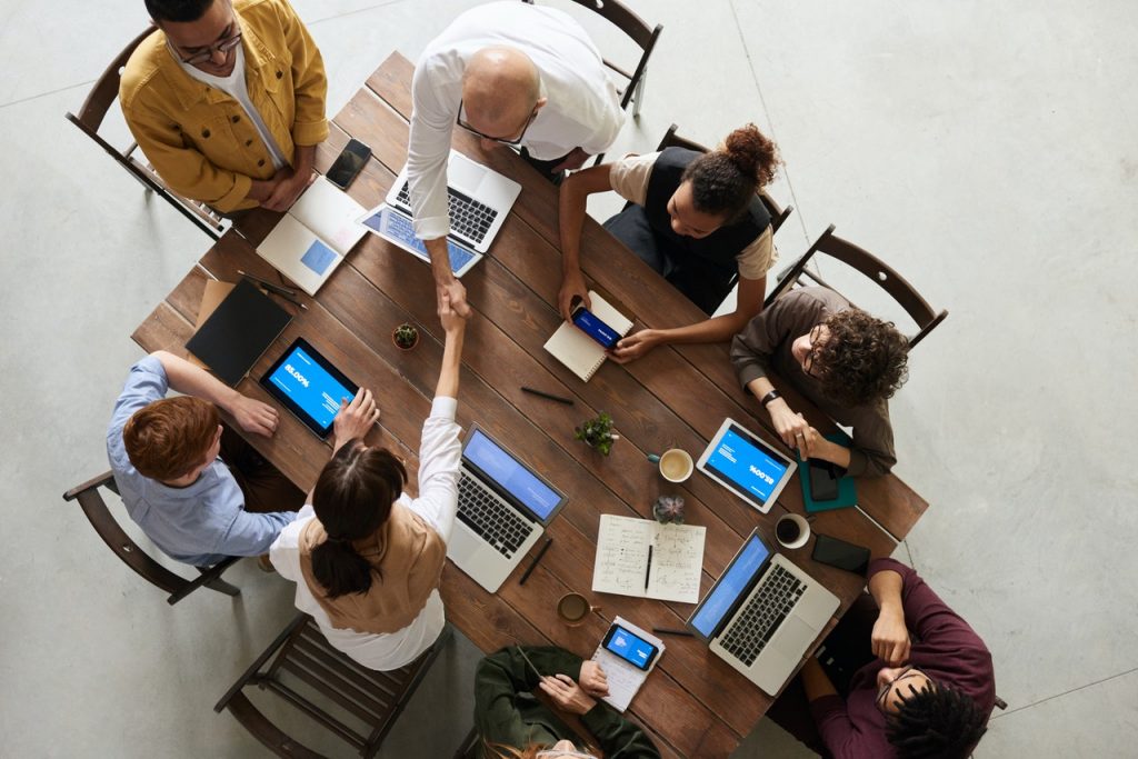 Comment générer des prospects sur LinkedIn à l'aide des publications LinkedIn 1 comment interagir avec des prospects et générer des prospects sur LinkedIn